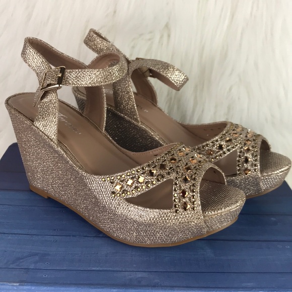 Open Toe Wedge Heels - Picture 2 of 5